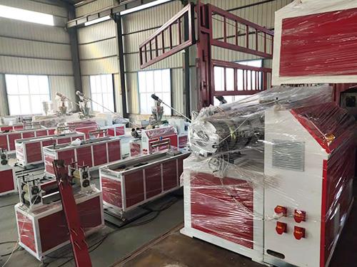 中小型企業如何選擇塑料管材生產線設備