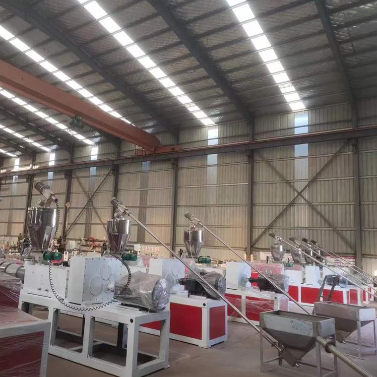 青島科成跟您講解陰陽角線條生產(chǎn)設(shè)備的詳細信息