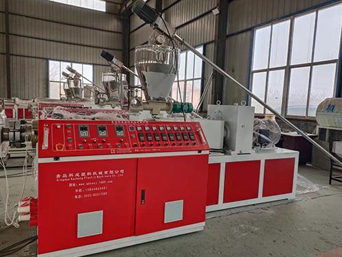 塑料管材設備生產管材是如何成型的？